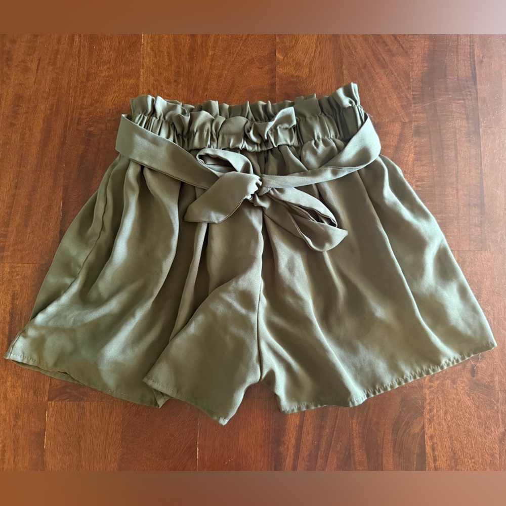 Medium shorts